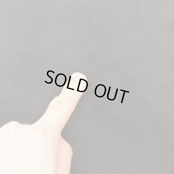 指でなぞると筋が出来ます