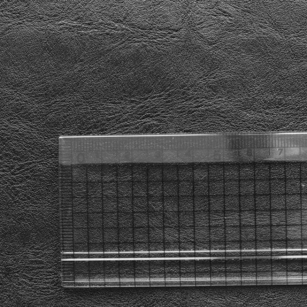 画像2: 合皮 生地 シワ入り加工 黒色（ブラック） (2)