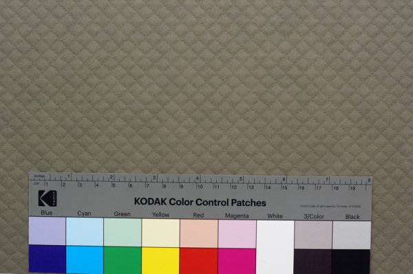 画像2: 合皮 生地 小ダイヤ柄 茶灰色(濃グレージュ) (2)