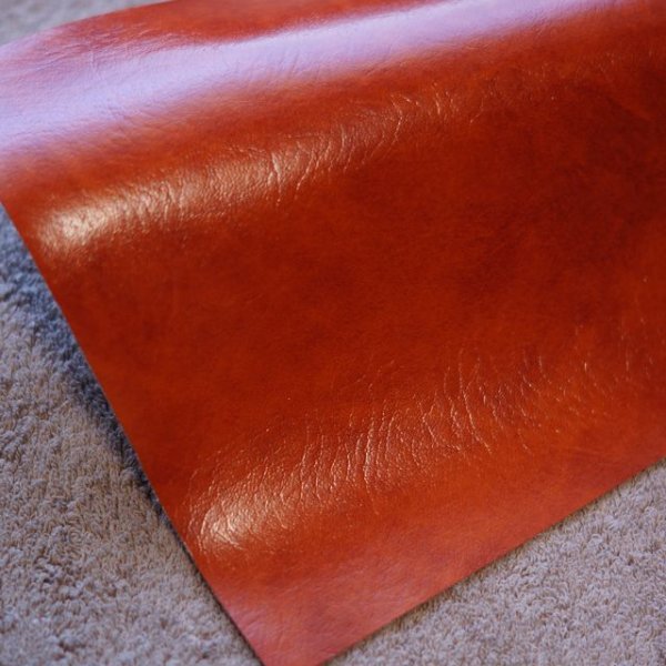 画像2: 合皮 生地 アンティーク　色ムラ・ツヤあり　茶色（ブラウン） (2)