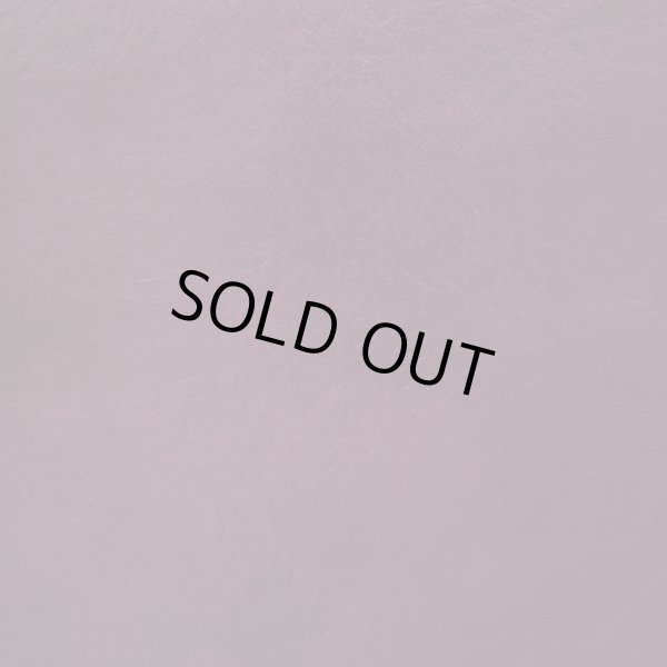 画像1: 合皮 生地 アンティーク　色ムラ・ツヤあり　暗紫色（ダークパープル） (1)