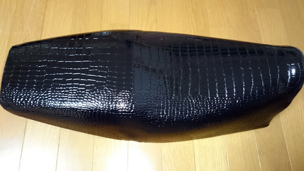 エナメル・クロコダイル 黒色（ブラック） - 合皮.jp - 人工皮革・合成 